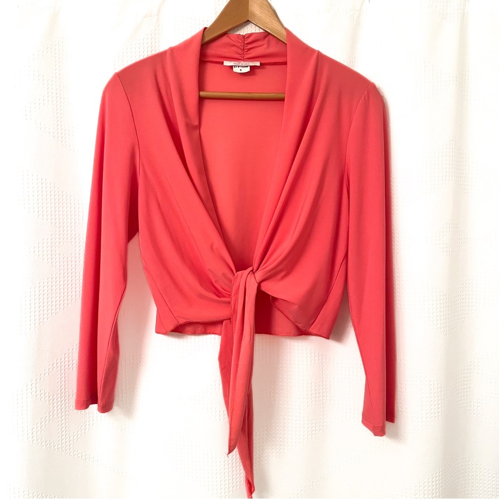 Woman’s Tie Front Coral Wrap M